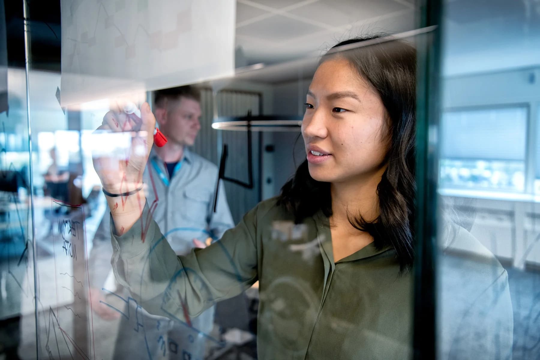 Wateronderzoek in het laboratorium van Vitens